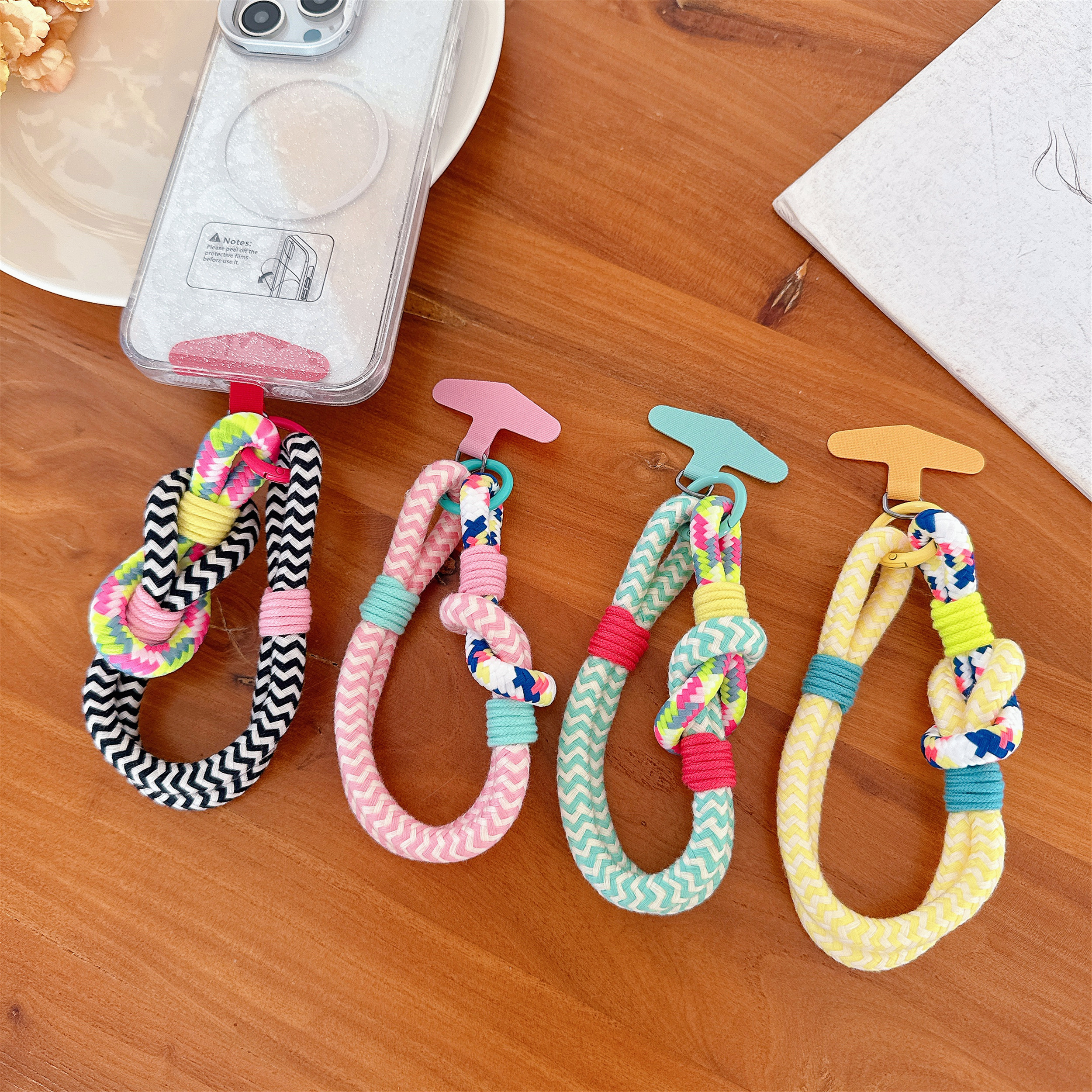 Keychains Contrast Color Key C - Women'S Keychain Accessories avaliação e preço