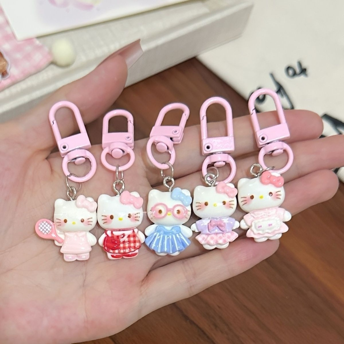 Cute Plaid Skirt Hello Kitty P - Women'S Keychain Accessories avaliação e preço