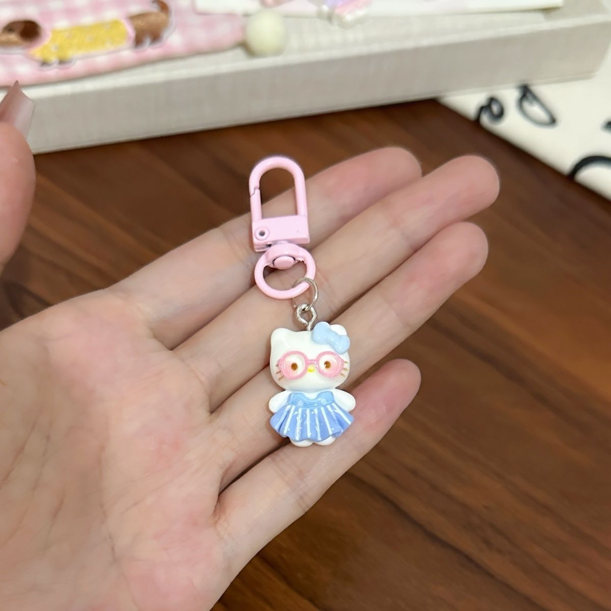 Cute Plaid Skirt Hello Kitty P - Women'S Keychain Accessories avaliação e preço